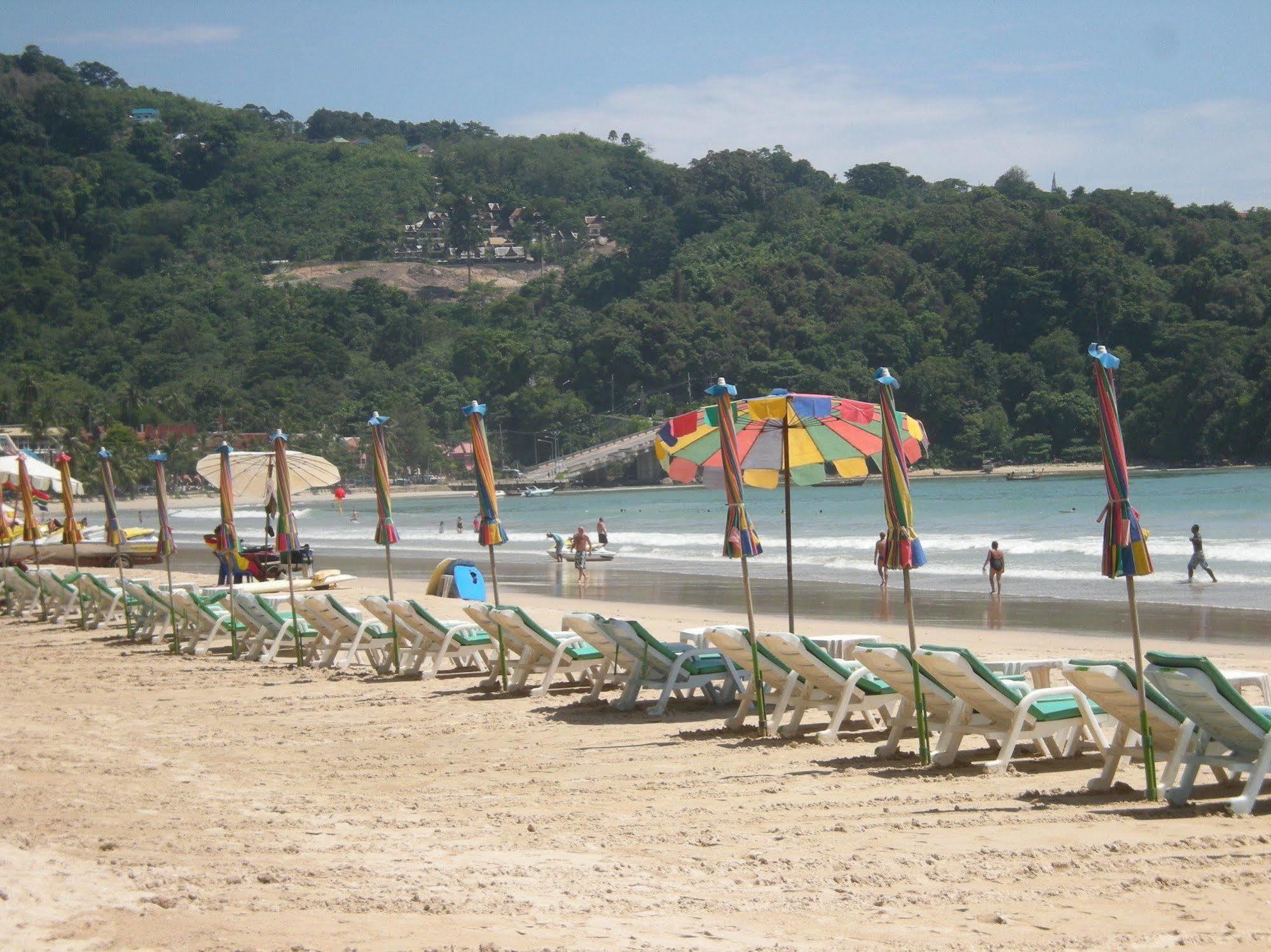 بيت شباب Tropicoza Patong المظهر الخارجي الصورة